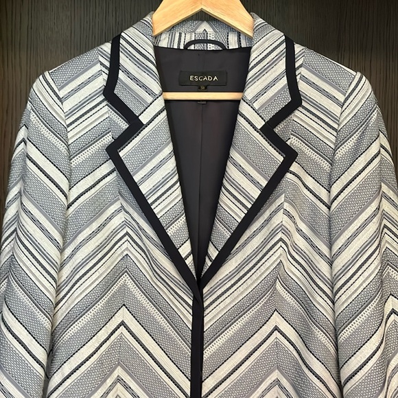 “SOLD” Escada Silk Lined Navy Blazer Single Breasted Multistripe Contrast Trim - Picture 2 of 16
